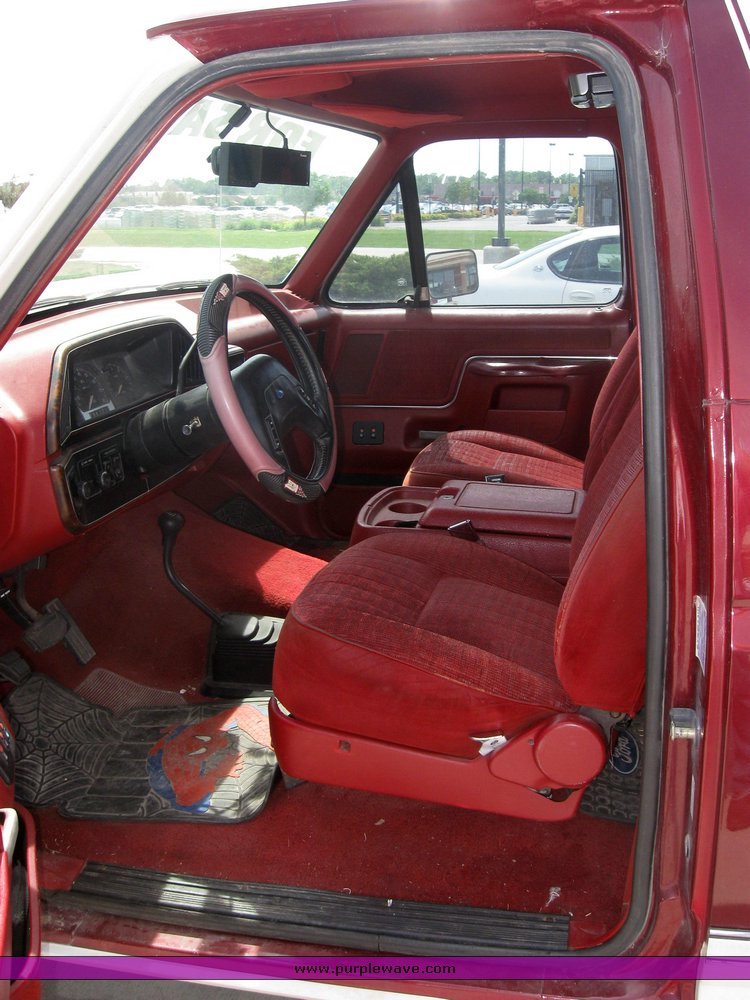 image for item 2279 1990 Ford Bronco XLT