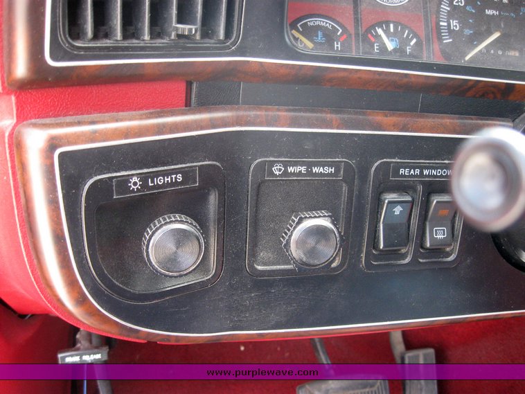 image for item 2279 1990 Ford Bronco XLT