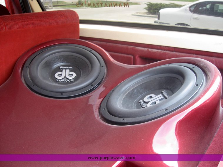 image for item 2279 1990 Ford Bronco XLT