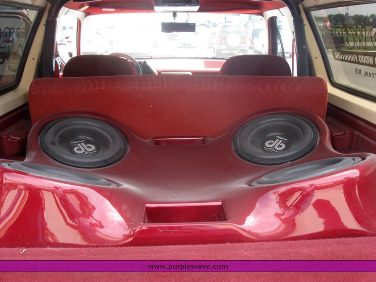 image for item 2279 1990 Ford Bronco XLT