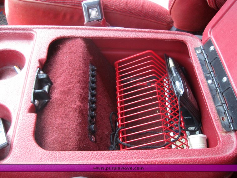 image for item 2279 1990 Ford Bronco XLT