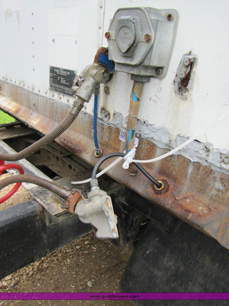 image for item 3327 1996 Dorsey AIDT-ESCG 53' van trailer