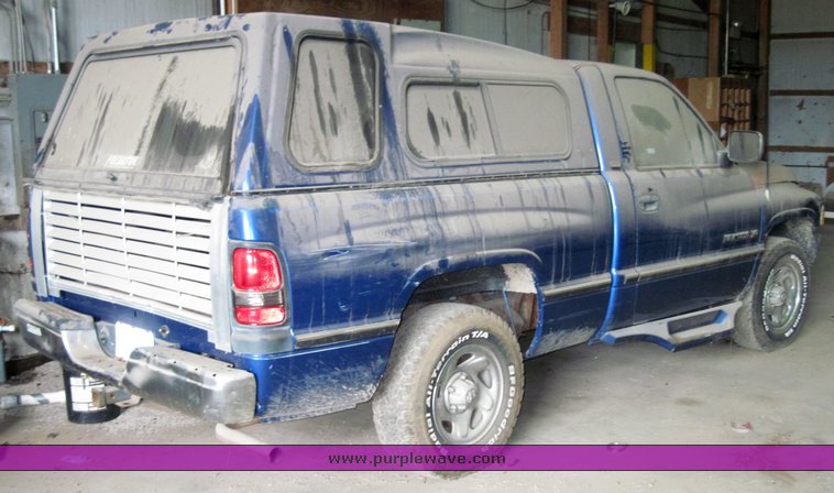 image for item 3913 1994 Dodge Ram 1500