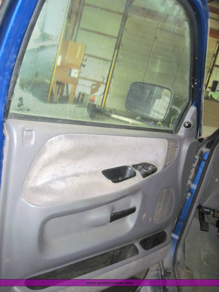 image for item 3913 1994 Dodge Ram 1500