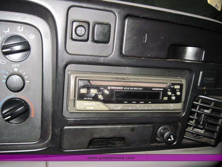 image for item 3913 1994 Dodge Ram 1500