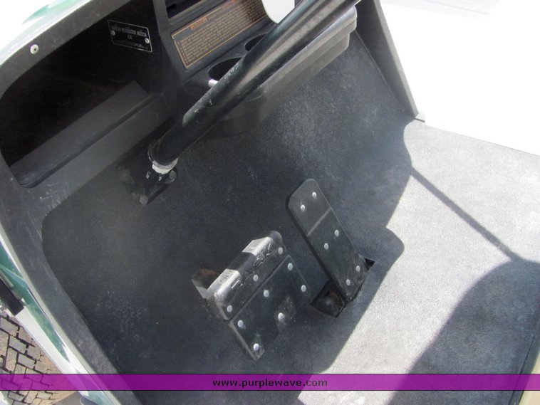 image for item 4610 2002 E2-GO electric golf cart