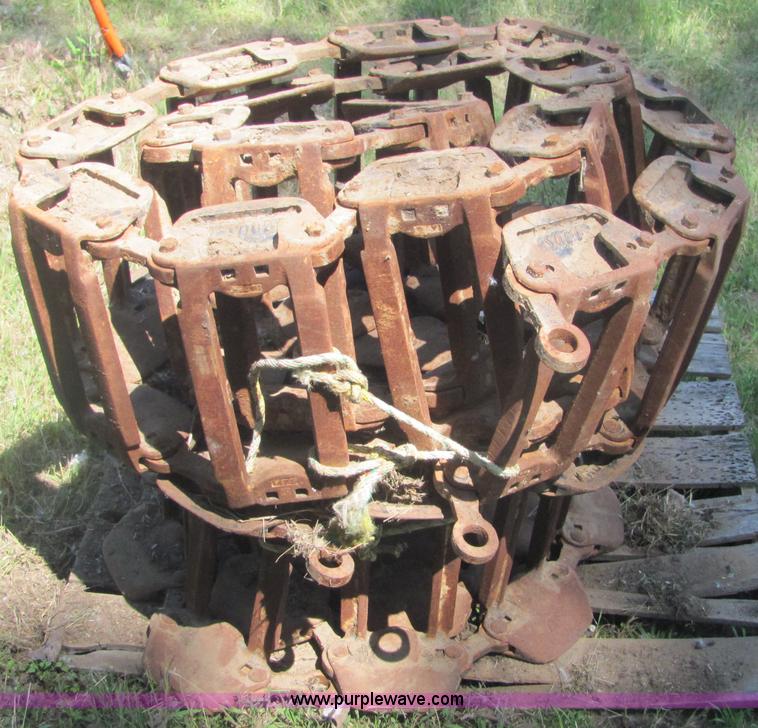 image for item 4614 Grouser steel skid loader tracks