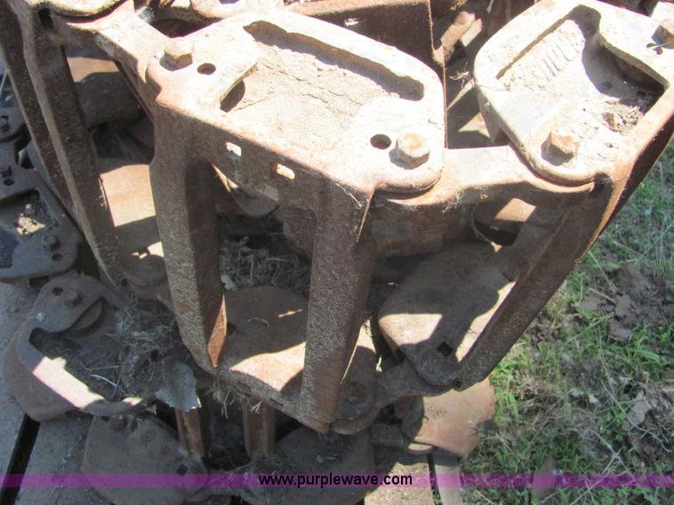 image for item 4614 Grouser steel skid loader tracks