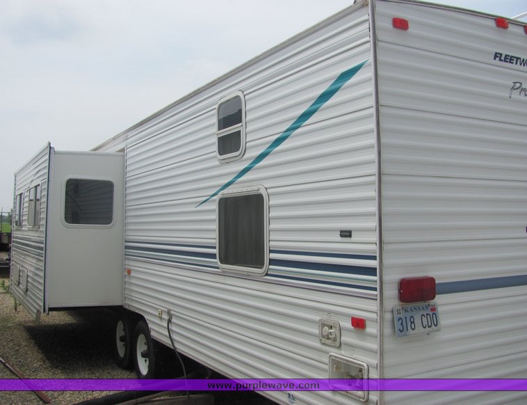 image for item 4626 2001 Prowler North West Edition 37' travel trailer