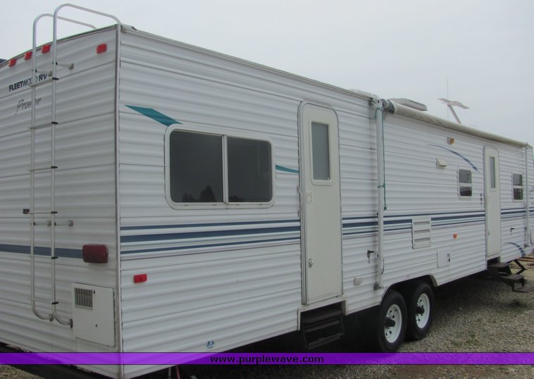 image for item 4626 2001 Prowler North West Edition 37' travel trailer