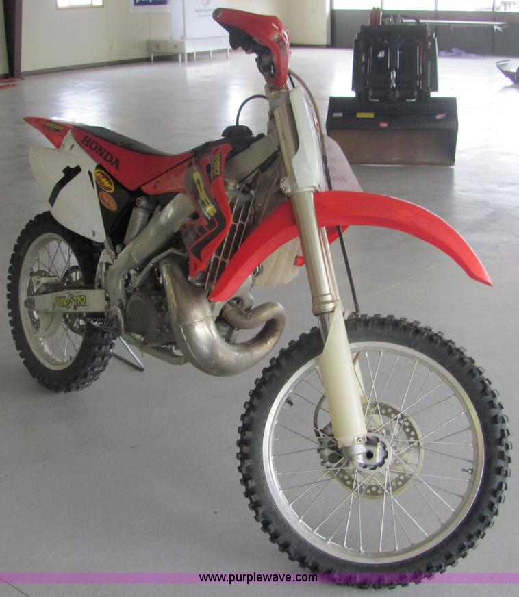 image for item 4631 2002 Honda CR250 dirt bike