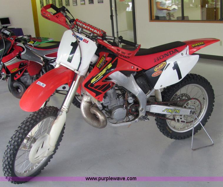 image for item 4631 2002 Honda CR250 dirt bike