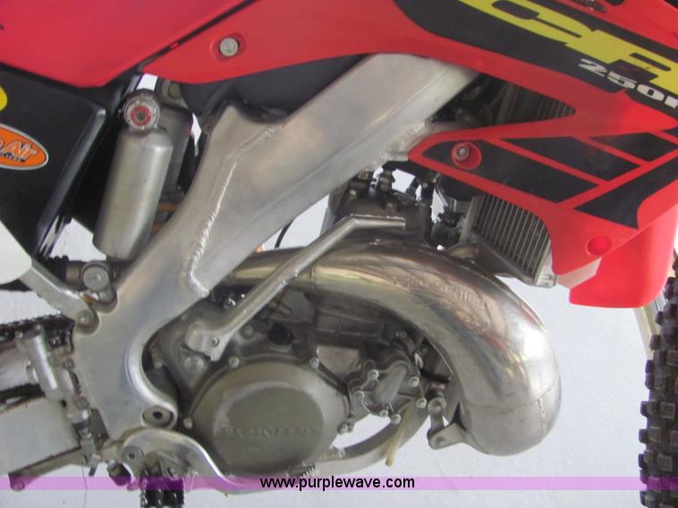 image for item 4631 2002 Honda CR250 dirt bike