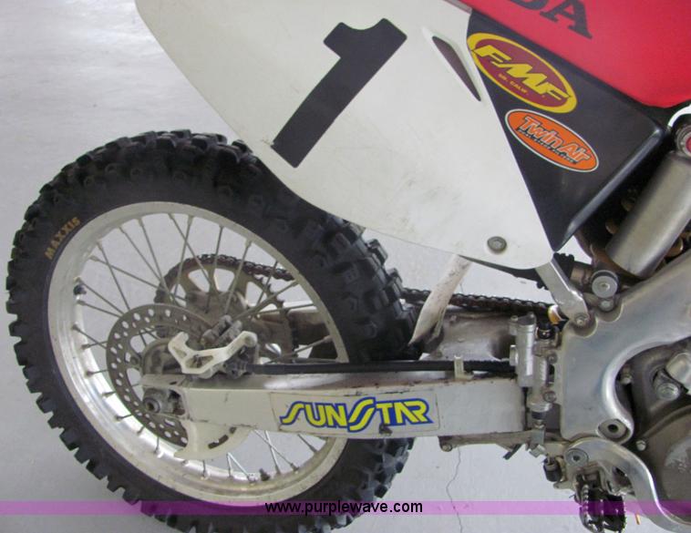 image for item 4631 2002 Honda CR250 dirt bike