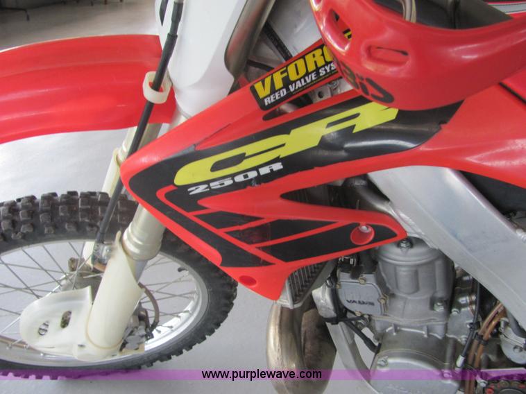 image for item 4631 2002 Honda CR250 dirt bike