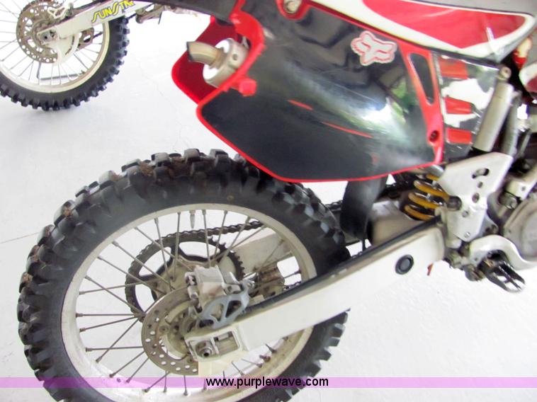 image for item 4632 1995 Honda CR250 dirt bike