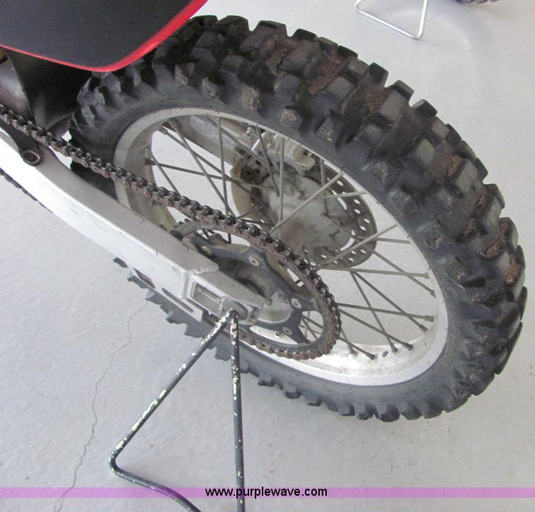 image for item 4632 1995 Honda CR250 dirt bike