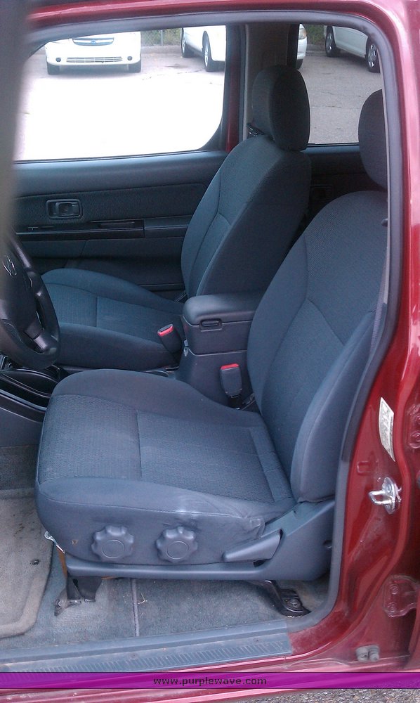 image for item 6111 2004 Nissan Frontier XE