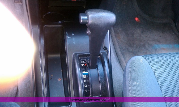 image for item 6111 2004 Nissan Frontier XE