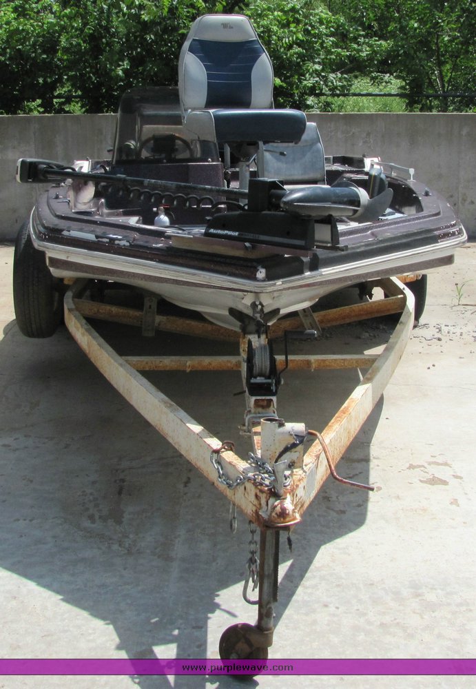 image for item 6115 1978 Cajun 17' boat
