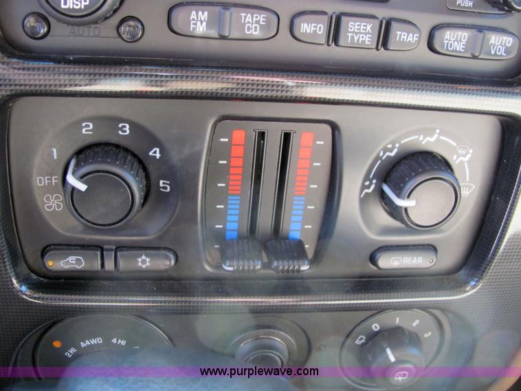 image for item 6187 2002 GMC Envoy