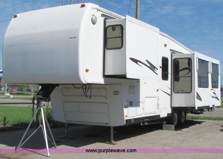image for item 6189 2000 Hitch Hiker fifth wheel camper