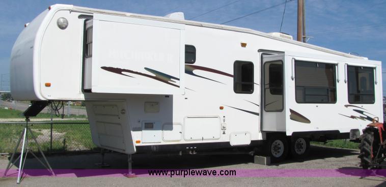 image for item 6189 2000 Hitch Hiker fifth wheel camper