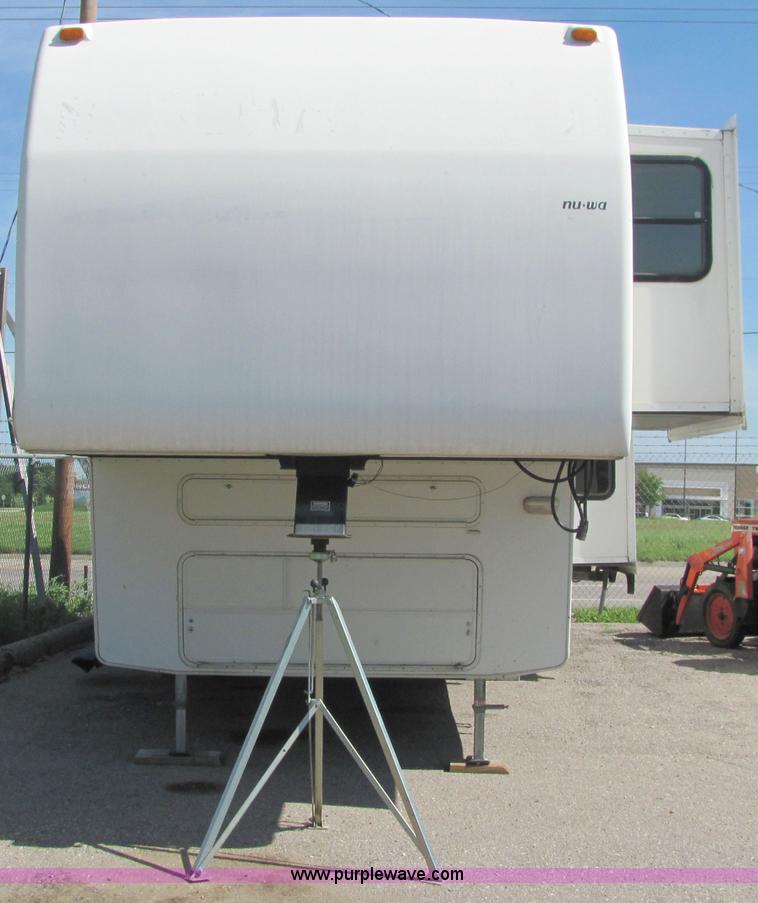 image for item 6189 2000 Hitch Hiker fifth wheel camper