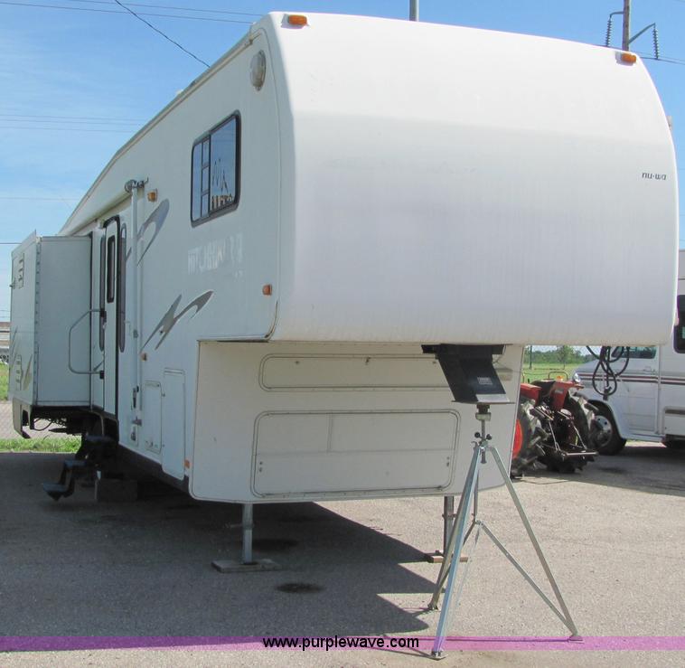 image for item 6189 2000 Hitch Hiker fifth wheel camper