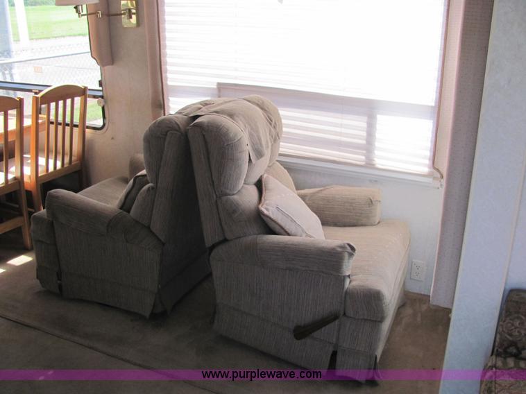 image for item 6189 2000 Hitch Hiker fifth wheel camper