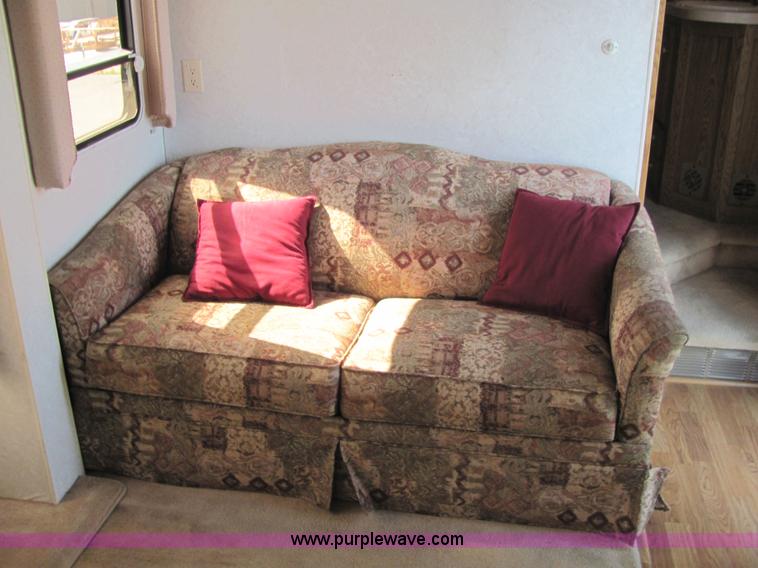 image for item 6189 2000 Hitch Hiker fifth wheel camper