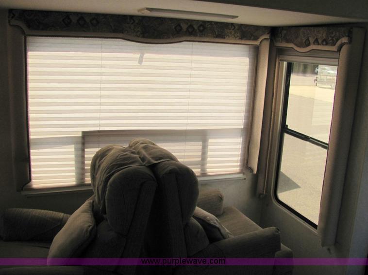 image for item 6189 2000 Hitch Hiker fifth wheel camper