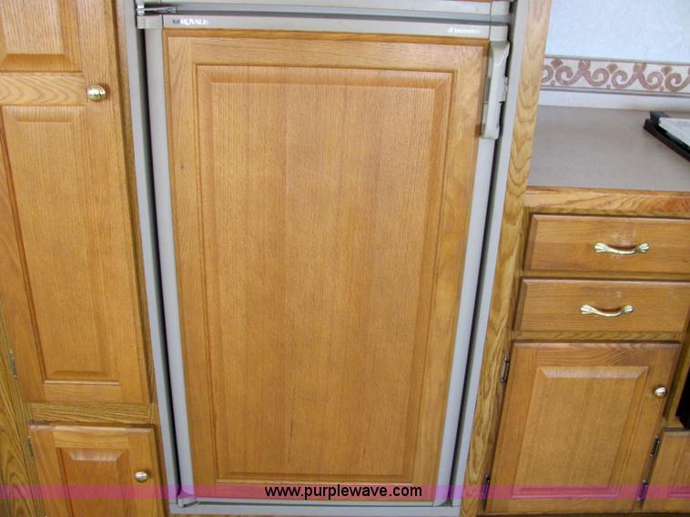 image for item 6189 2000 Hitch Hiker fifth wheel camper