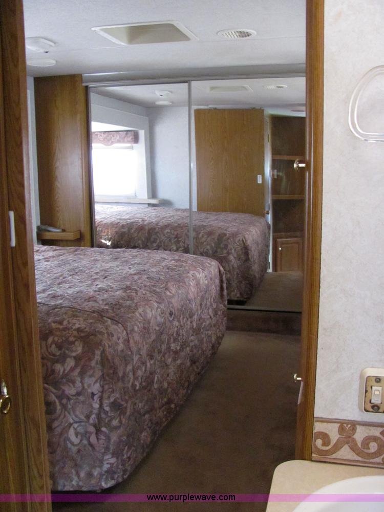 image for item 6189 2000 Hitch Hiker fifth wheel camper