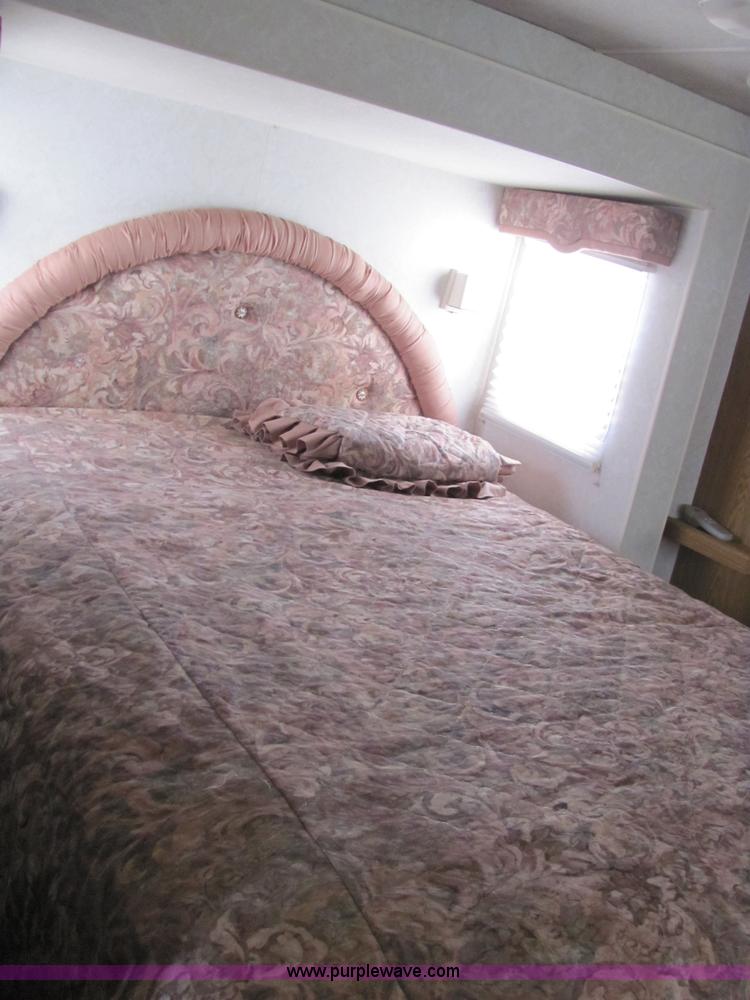 image for item 6189 2000 Hitch Hiker fifth wheel camper