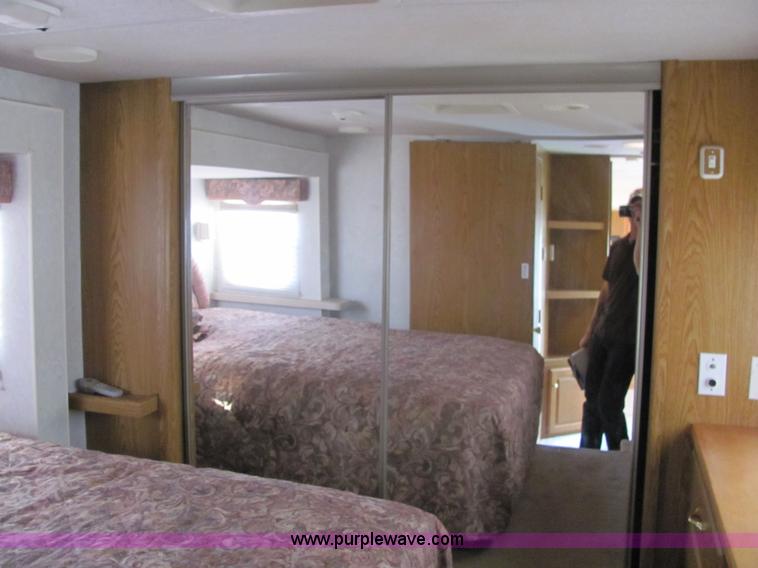 image for item 6189 2000 Hitch Hiker fifth wheel camper