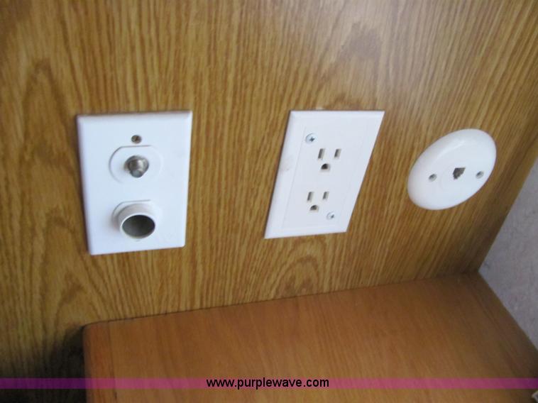 image for item 6189 2000 Hitch Hiker fifth wheel camper