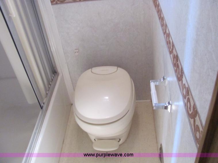 image for item 6189 2000 Hitch Hiker fifth wheel camper