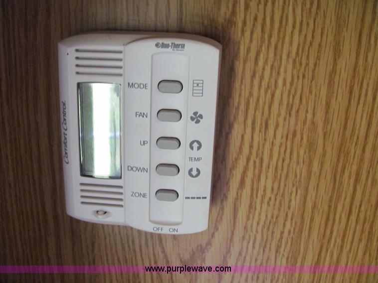 image for item 6189 2000 Hitch Hiker fifth wheel camper