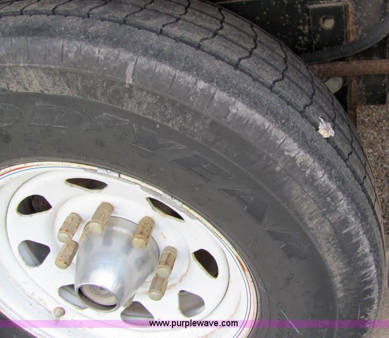 image for item 6189 2000 Hitch Hiker fifth wheel camper