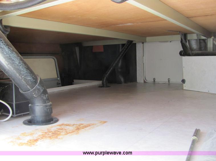 image for item 6189 2000 Hitch Hiker fifth wheel camper