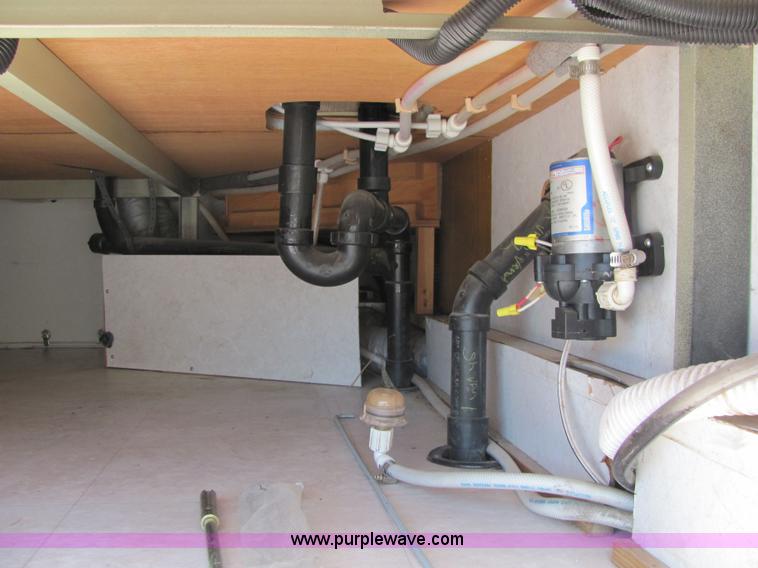 image for item 6189 2000 Hitch Hiker fifth wheel camper