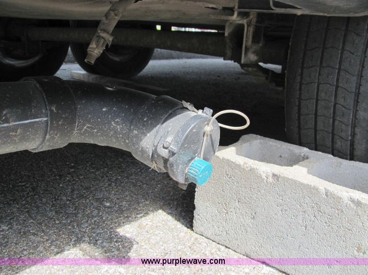 image for item 6189 2000 Hitch Hiker fifth wheel camper