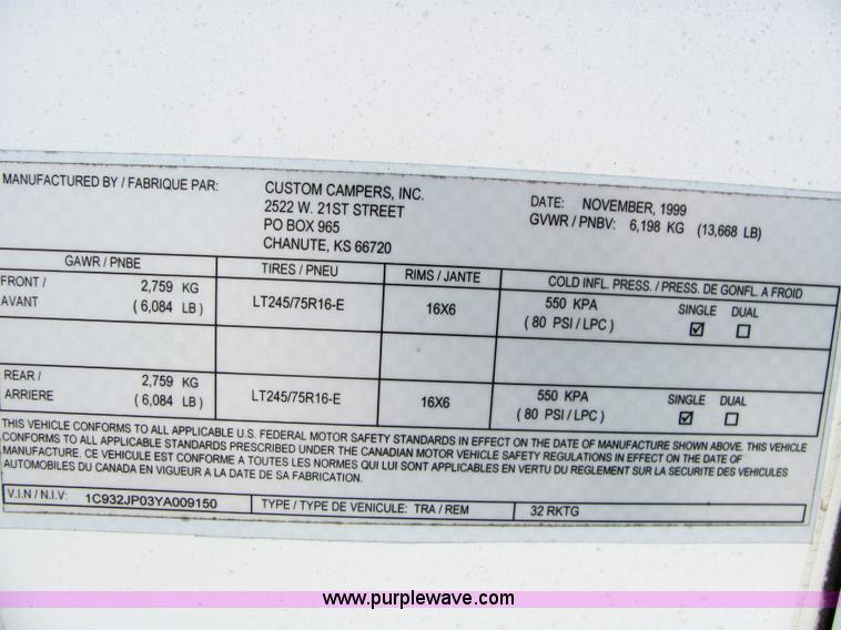 image for item 6189 2000 Hitch Hiker fifth wheel camper