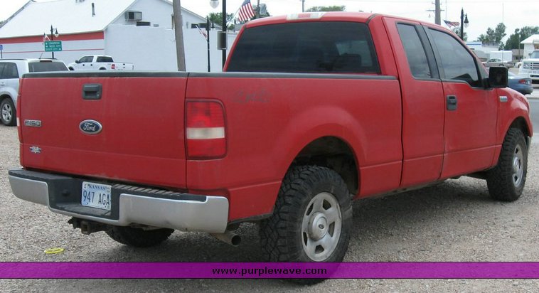 image for item 6817 2004 Ford F150 pickup truck