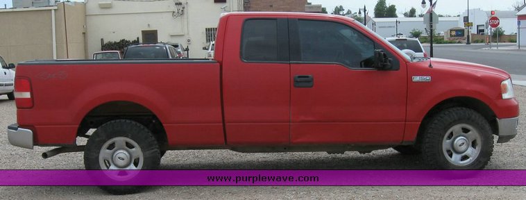 image for item 6817 2004 Ford F150 pickup truck