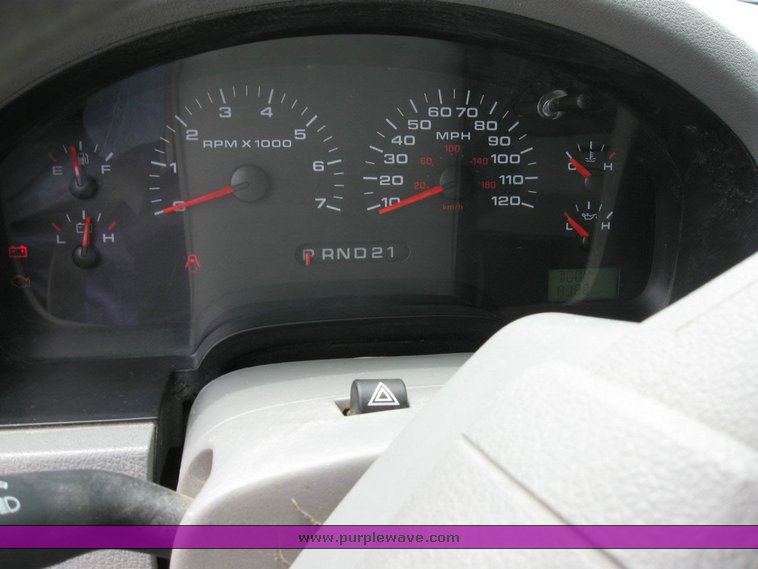 image for item 6817 2004 Ford F150 pickup truck