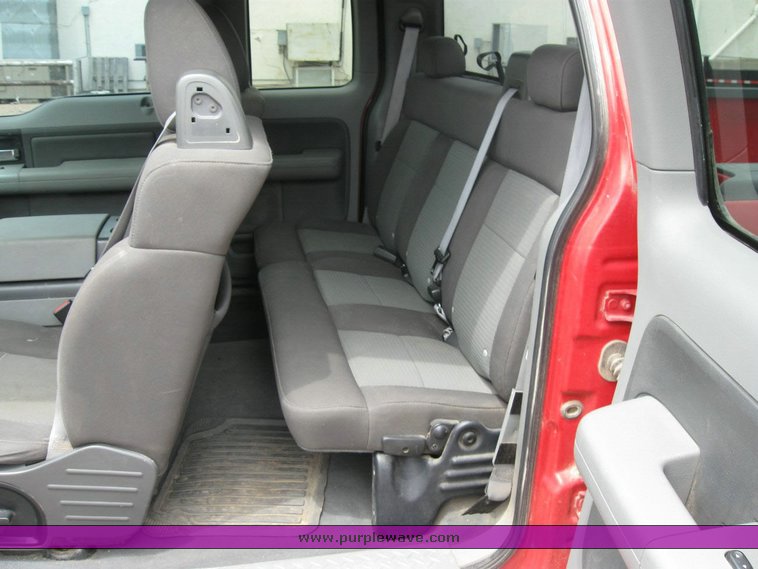 image for item 6817 2004 Ford F150 pickup truck