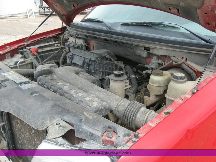 image for item 6817 2004 Ford F150 pickup truck