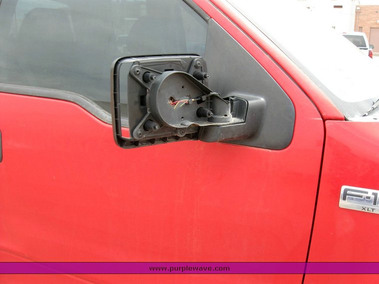 image for item 6817 2004 Ford F150 pickup truck